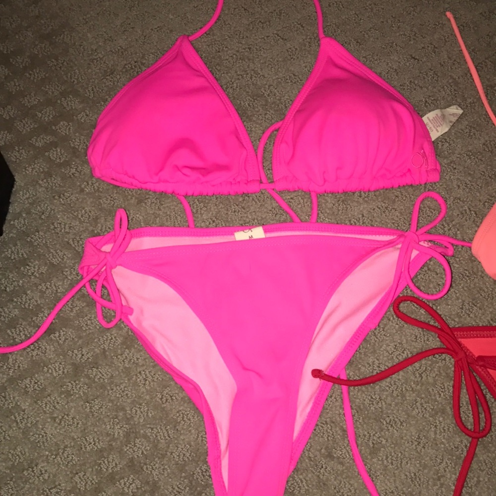 Bathing suits - Picture 2 of 3